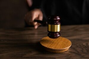 Lucro Real e Holdings no Radar: Justiça Suspende Nova Cobrança sobre Dividendos